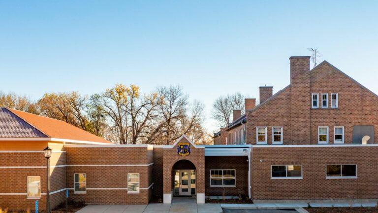 Newport Academy – Teen Treatment Center